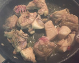 Foto del paso 6 de la receta: Pollo con vino blanco y cebolla