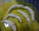 Foto del paso 3 de la receta: Mini medialunas con masa de empanadas