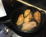 Foto del paso 2 de la receta: Pechuga de pollo con setas en olla rápida