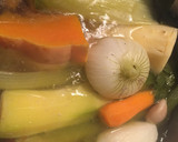 Foto del paso 4 de la receta: Caldo de verduras en olla exprés 
