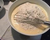 Foto del paso 5 de la receta: Bizcocho de yogur con moras