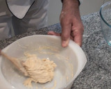 Foto del paso 1 de la receta: Coca de brioche con frutas confitadas