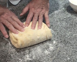 Foto del paso 5 de la receta: Coca de brioche con frutas confitadas