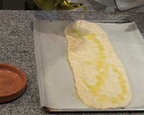 Foto del paso 7 de la receta: Coca con piñones
