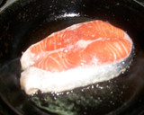 Foto del paso 1 de la receta: Salmón noruego al aceite emulsionado de eneldo