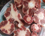 Foto del paso 1 de la receta: Rabo de vaca guisado con Oporto al aroma de canela