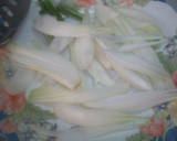 Foto del paso 2 de la receta: Salmón confitado con verduras
