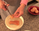 Foto del paso 1 de la receta: Puding de salmón fresco