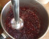 Foto del paso 2 de la receta: Salsa de arándanos al Oporto
