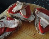 Foto del paso 3 de la receta: Tosta de ventresca y piquillos
