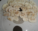 Foto del paso 1 de la receta: Ensalada de salmón, champiñones y rúcula