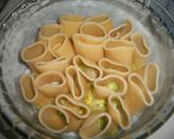 Foto del paso 1 de la receta: Paccheris rellenos de ensalada de mar