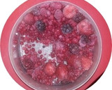 Foto del paso 2 de la receta: Hielo con frutas del bosque