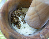Foto del paso 2 de la receta: Lenguado rebozado en almendras y salsa de limón
