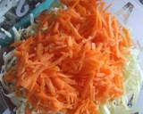 Foto del paso 3 de la receta Ensalada de repollo, manzana y zanahorias con aliño de yogur
