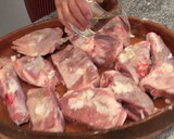 Foto del paso 1 de la receta: Paletilla de cordero asada al horno de leña