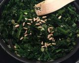 Foto del paso 6 de la receta: Hojaldre de espinacas con queso