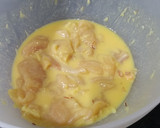 Foto del paso 2 de la receta: Pollo con sabor a miso, jengibre, naranja y azafrán