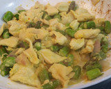 Foto del paso 6 de la receta: Pollo con sabor a miso, jengibre, naranja y azafrán
