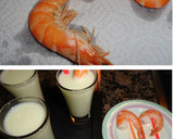 Foto del paso 3 de la receta: Chupitos de sopa fría de melón y langostinos