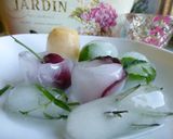 Foto del paso 5 de la receta: Hielos decorados con frutas, hierbas o flores