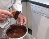 Foto del paso 9 de la receta: Palmeritas de hojaldre bañadas con chocolate