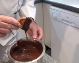 Foto del paso 9 de la receta: Palmeritas de hojaldre bañadas con chocolate
