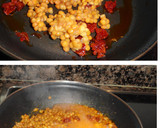 Foto del paso 2 de la receta: Huevos revueltos con lentejas y chorizo
