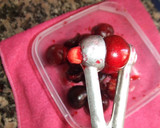 Foto del paso 1 de la receta: Helados de cerezas con yogur griego