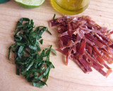 Foto del paso 5 de la receta: Brevas y jamón ibérico con aliño de lima y menta