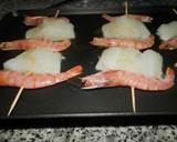 Foto del paso 3 de la receta: Pinchos de bacalao y langostinos