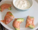 Foto del paso 5 de la receta: Salmón ahumado con aguacate y huevos de codorniz
