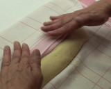Foto del paso 7 de la receta: Rollo de puré de patatas con atún