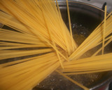 Foto del paso 1 de la receta: Tallarines picantes con ibéricos