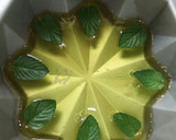 Foto del paso 1 de la receta: Pastel de gelatina de frambuesas y piña con menta