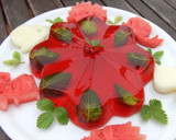Foto del paso 5 de la receta: Pastel de gelatina de frambuesas y piña con menta