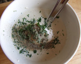 Foto del paso 2 de la receta: Salsa de queso roquefort para ensaladas y pastas