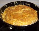 Foto del paso 13 de la receta: Tortilla de ajos tiernos y langostinos