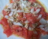Foto del paso 2 de la receta: Tomate relleno de ensalada fresca