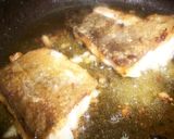 Foto del paso 1 de la receta: Bacalao con cebolla y vino a la tinta de calamar