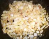 Foto del paso 3 de la receta: Bacalao con cebolla y vino a la tinta de calamar