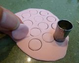Foto del paso 1 de la receta: Cómo hacer rosas de fondant