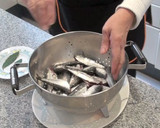 Foto del paso 1 de la receta: Sardinas en escabeche caseras