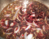 Foto del paso 3 de la receta: Carrilleras en salsa de vino a las hierbas