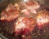 Foto del paso 4 de la receta: Carrilleras en salsa de vino a las hierbas