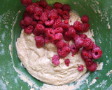 Foto del paso 3 de la receta: Magdalenas de frambuesa con cobertura