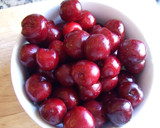 Foto del paso 1 de la receta: Cerezas en almíbar de Oporto a la canela