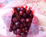 Foto del paso 3 de la receta: Cerezas en almíbar de Oporto a la canela