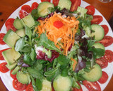 Foto del paso 5 de la receta: Ensalada variada con tomates perita cóctel y semillas de sésamo blanco