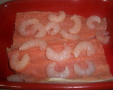 Foto del paso 1 de la receta: Filetes de salmón con gambas y picada de piñones